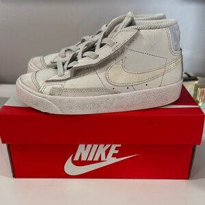 Nike Kids Cream High-Top Sneakers